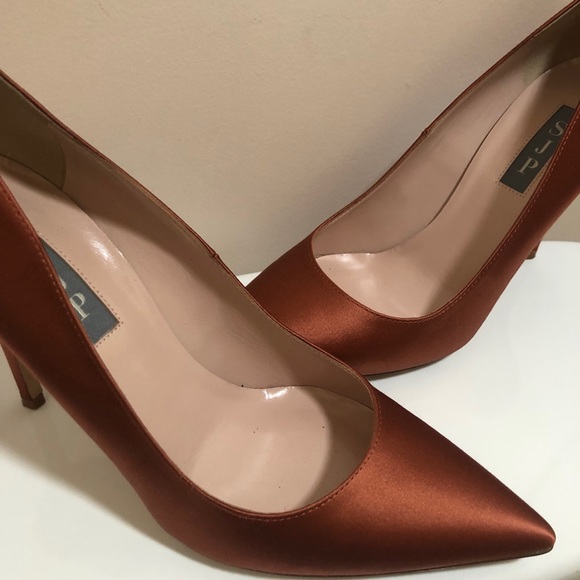 SJP Fawn 100MM Bisque Satin Pump - Picture 2 of 4